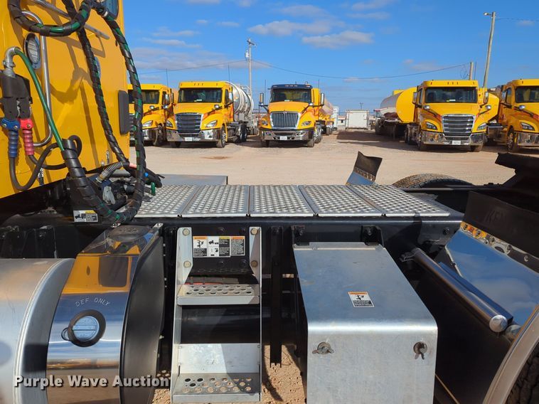 image for item NZ9294 2020 Kenworth T680 semi truck