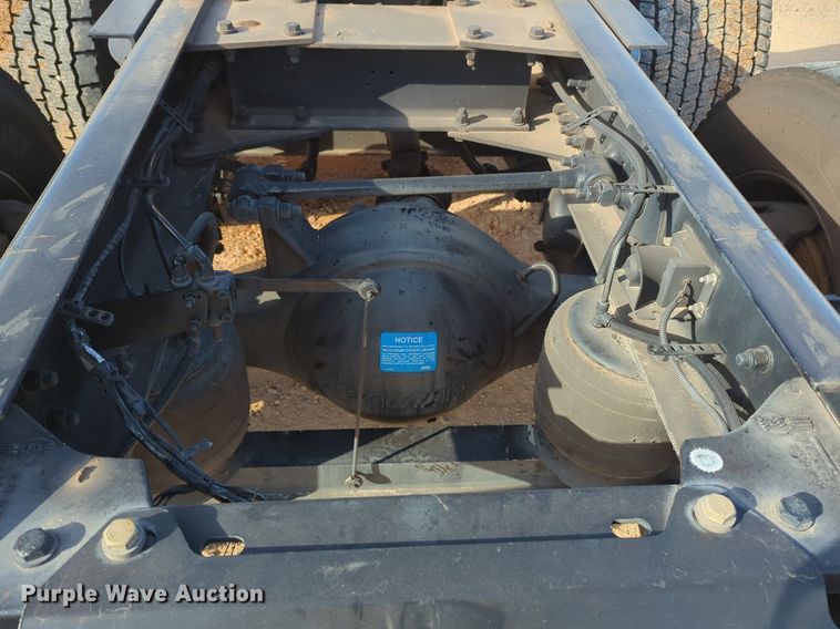 image for item NZ9294 2020 Kenworth T680 semi truck