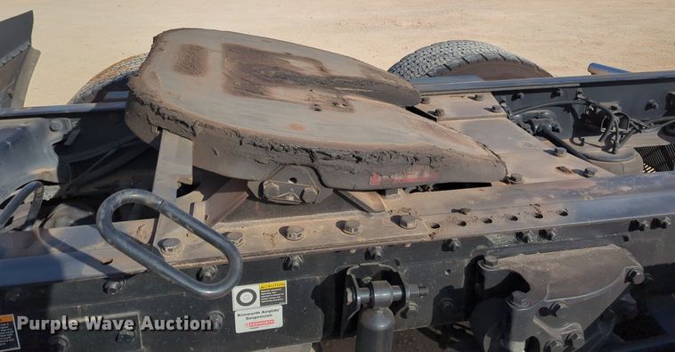 image for item NZ9294 2020 Kenworth T680 semi truck