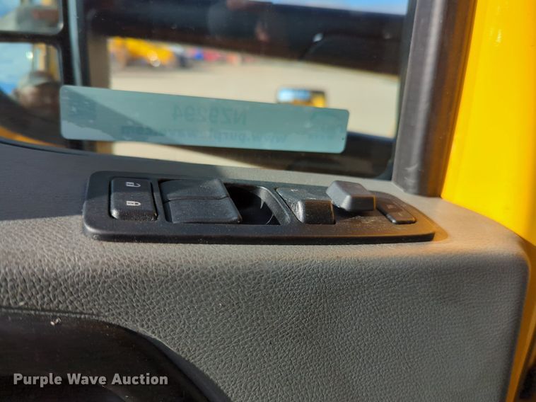 image for item NZ9294 2020 Kenworth T680 semi truck