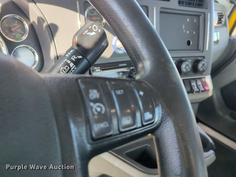 image for item NZ9294 2020 Kenworth T680 semi truck