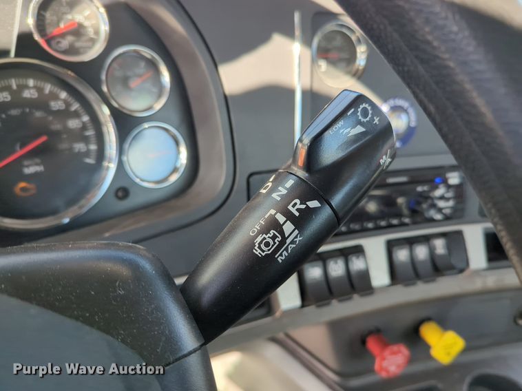 image for item NZ9294 2020 Kenworth T680 semi truck