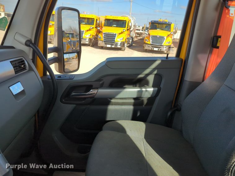 image for item NZ9294 2020 Kenworth T680 semi truck