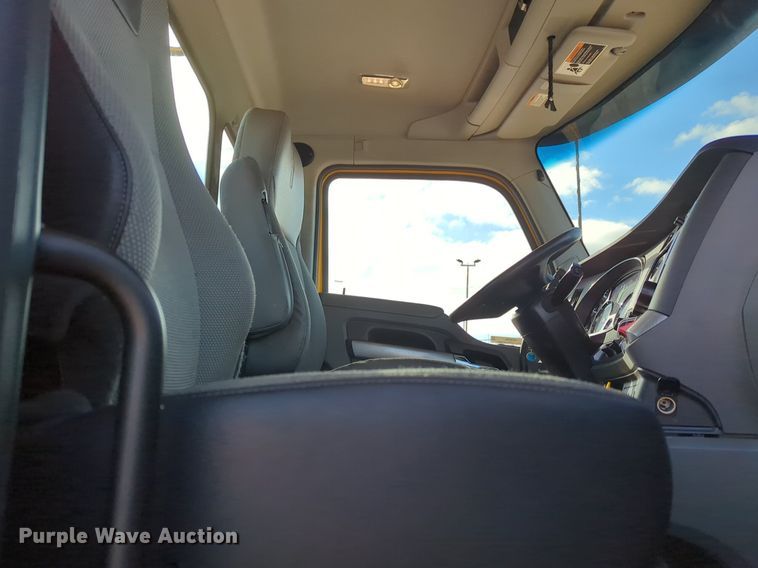 image for item NZ9294 2020 Kenworth T680 semi truck