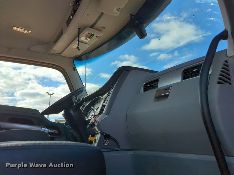 image for item NZ9294 2020 Kenworth T680 semi truck