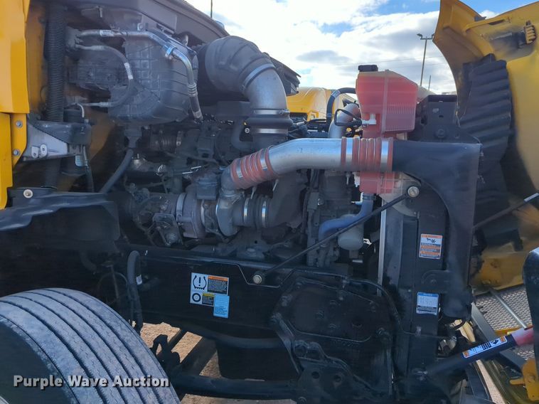 image for item NZ9294 2020 Kenworth T680 semi truck