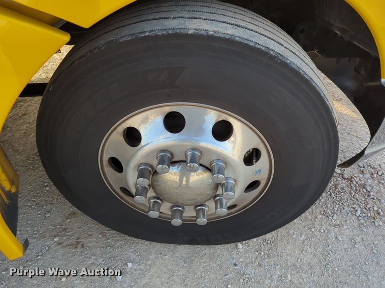 image for item NZ9294 2020 Kenworth T680 semi truck