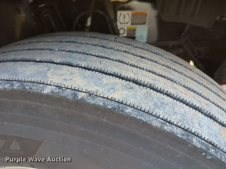 image for item NZ9294 2020 Kenworth T680 semi truck