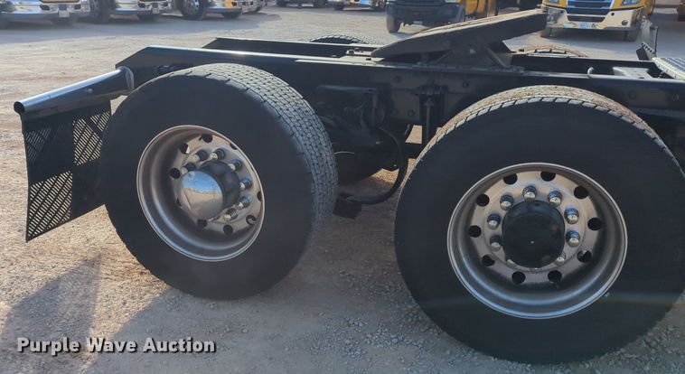 image for item NZ9294 2020 Kenworth T680 semi truck