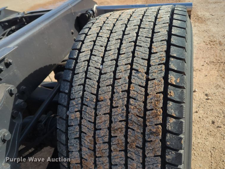 image for item NZ9294 2020 Kenworth T680 semi truck