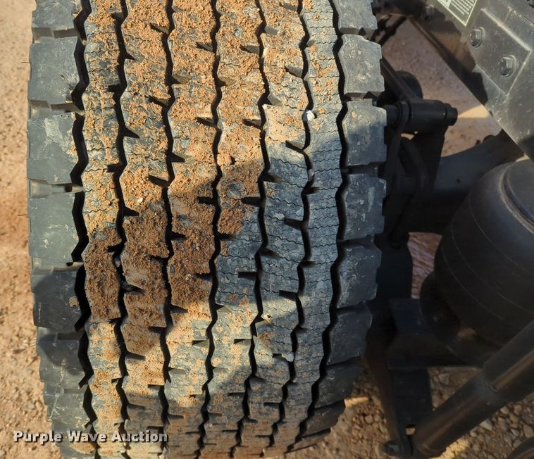 image for item NZ9294 2020 Kenworth T680 semi truck