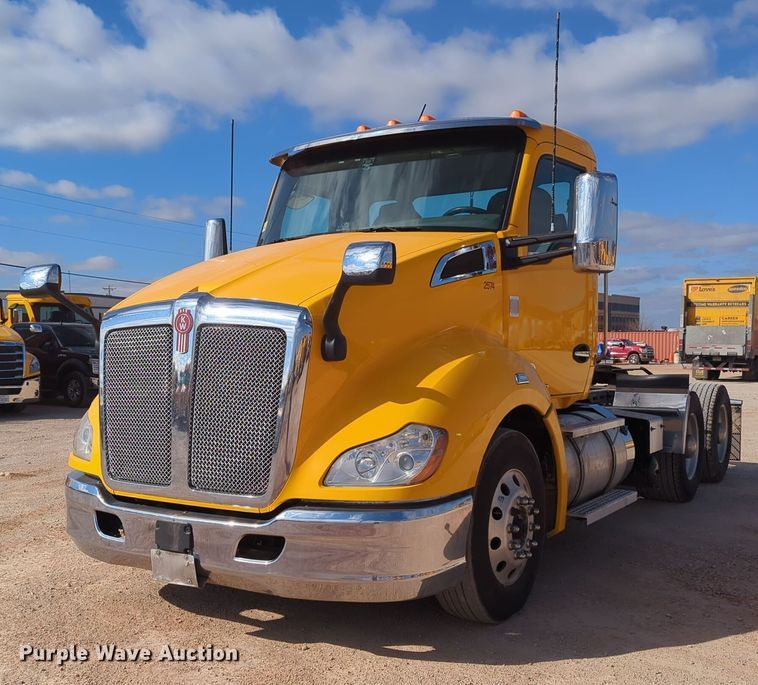 image for item NZ9295 2019 Kenworth T680 semi truck