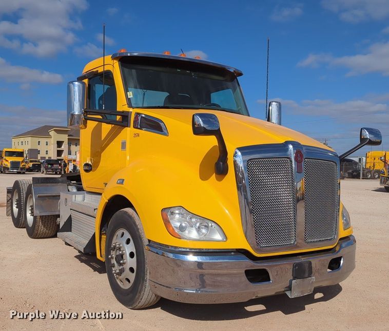image for item NZ9295 2019 Kenworth T680 semi truck