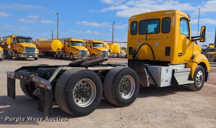 image for item NZ9295 2019 Kenworth T680 semi truck