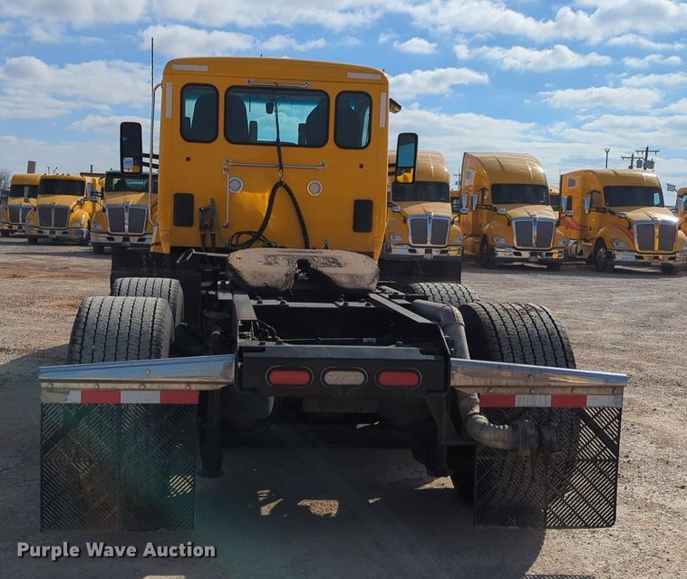 image for item NZ9295 2019 Kenworth T680 semi truck