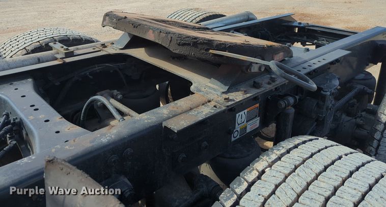 image for item NZ9295 2019 Kenworth T680 semi truck