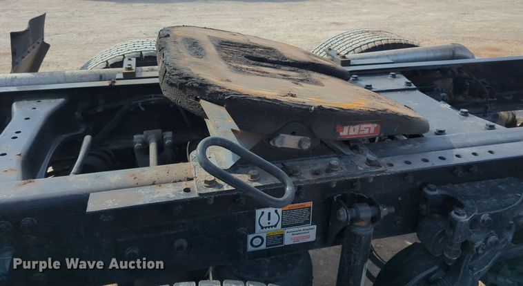 image for item NZ9295 2019 Kenworth T680 semi truck