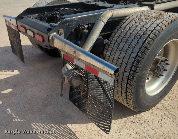 image for item NZ9295 2019 Kenworth T680 semi truck