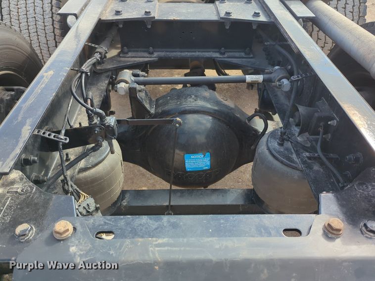 image for item NZ9295 2019 Kenworth T680 semi truck