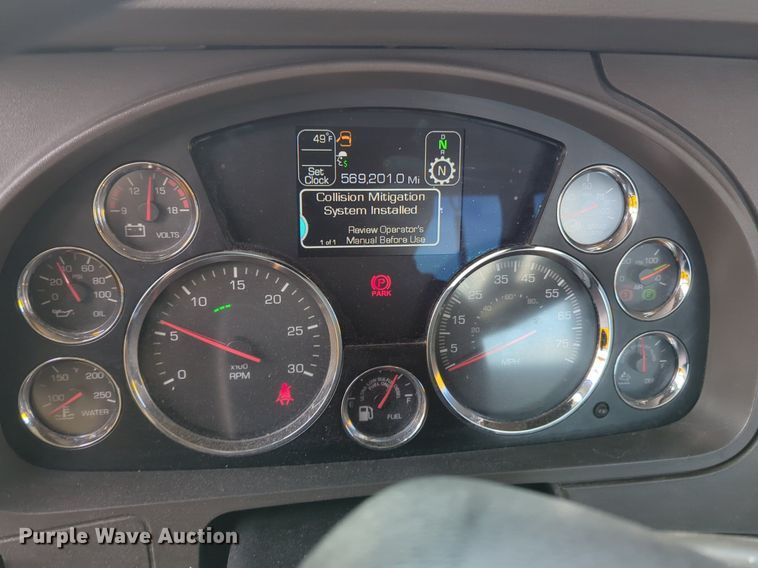 image for item NZ9295 2019 Kenworth T680 semi truck