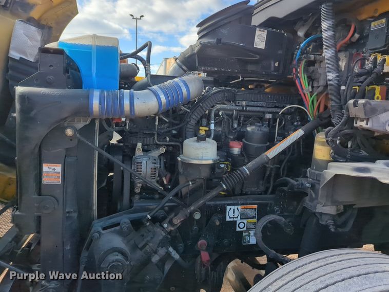 image for item NZ9295 2019 Kenworth T680 semi truck