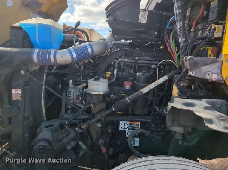 image for item NZ9295 2019 Kenworth T680 semi truck