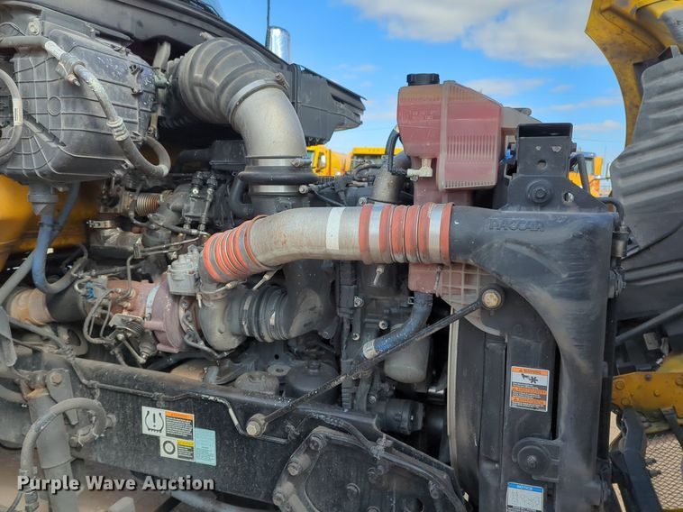 image for item NZ9295 2019 Kenworth T680 semi truck