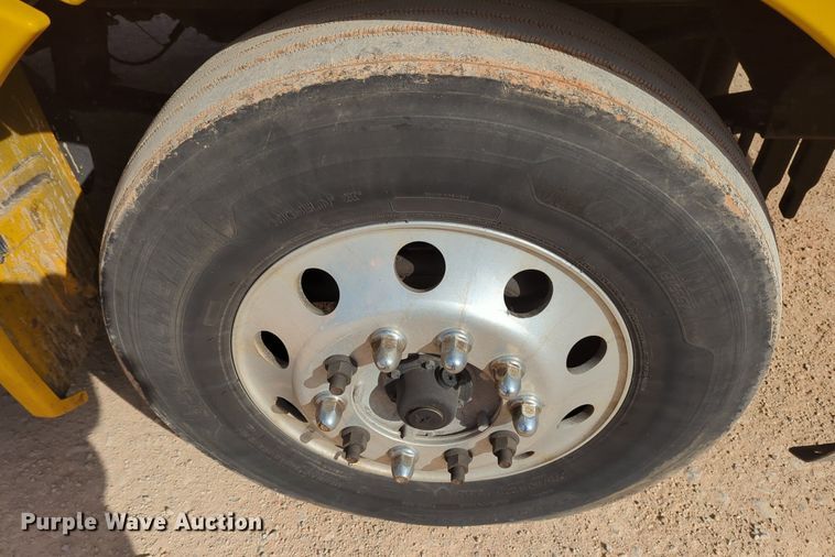 image for item NZ9295 2019 Kenworth T680 semi truck