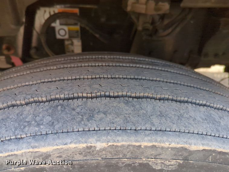 image for item NZ9295 2019 Kenworth T680 semi truck