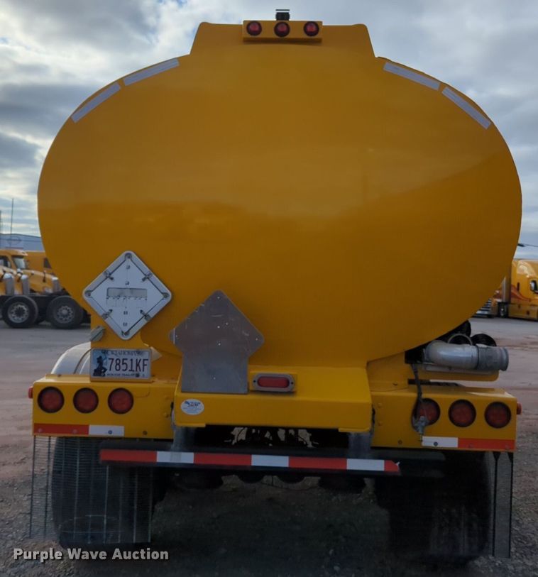 image for item NZ9298 1997 Beall BAST-97-3-SB tank trailer