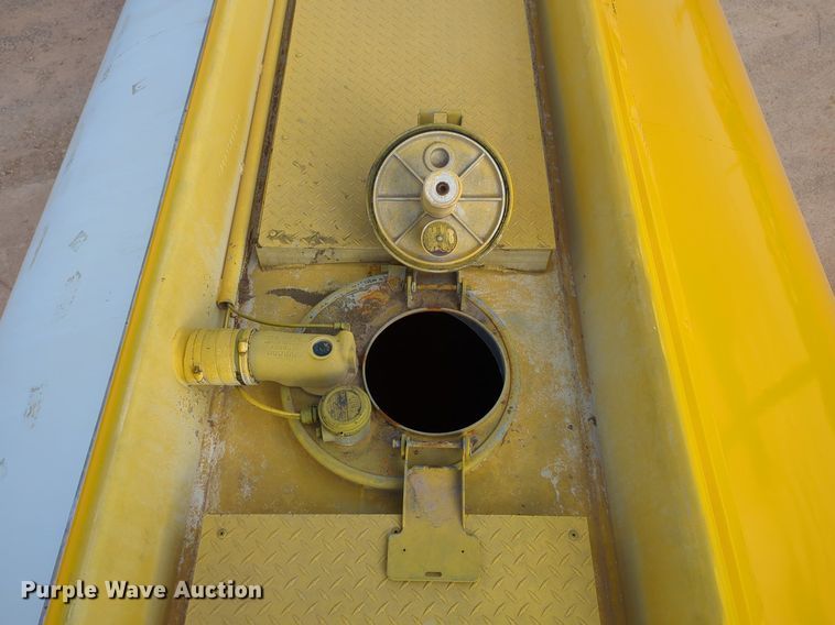 image for item NZ9298 1997 Beall BAST-97-3-SB tank trailer