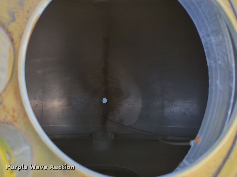 image for item NZ9298 1997 Beall BAST-97-3-SB tank trailer