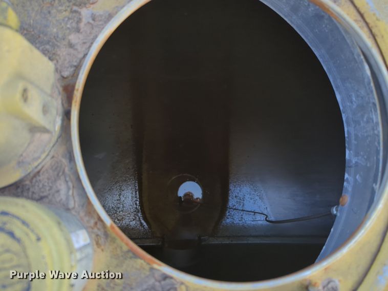 image for item NZ9298 1997 Beall BAST-97-3-SB tank trailer