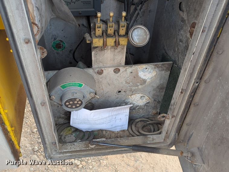 image for item NZ9298 1997 Beall BAST-97-3-SB tank trailer