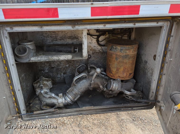 image for item NZ9298 1997 Beall BAST-97-3-SB tank trailer