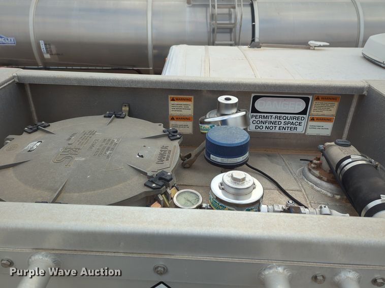 image for item NZ9300 2015 MAC LTT tank trailer