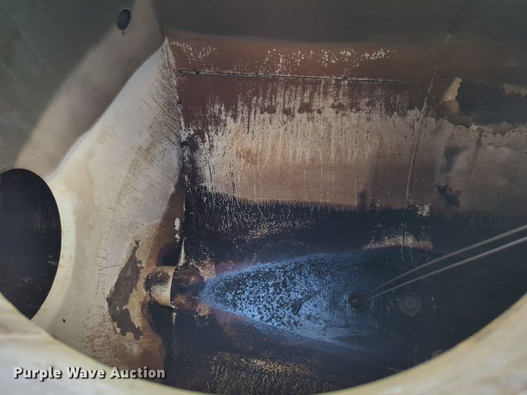 image for item NZ9300 2015 MAC LTT tank trailer