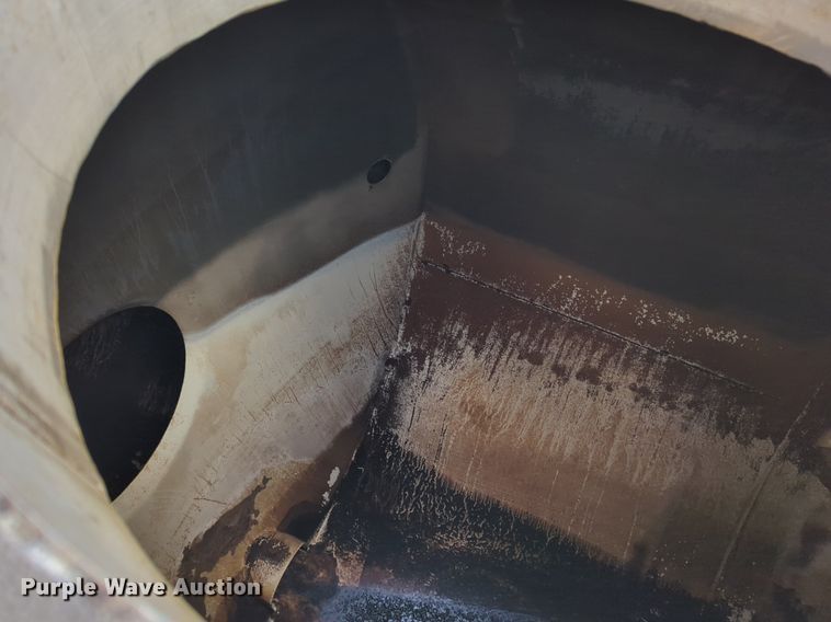 image for item NZ9300 2015 MAC LTT tank trailer