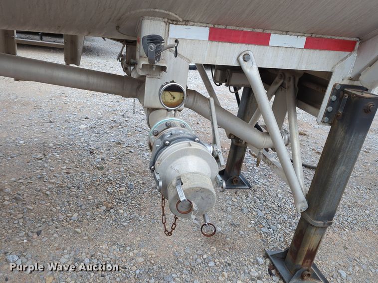 image for item NZ9300 2015 MAC LTT tank trailer