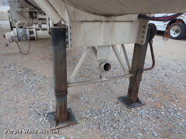 image for item NZ9300 2015 MAC LTT tank trailer