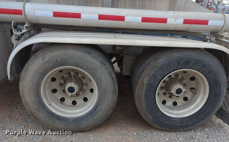 image for item NZ9300 2015 MAC LTT tank trailer