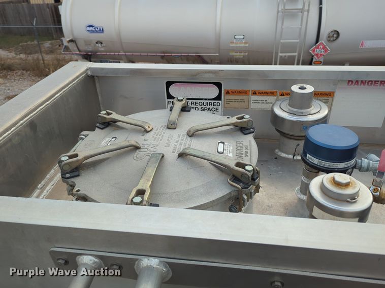 image for item NZ9301 2015 MAC LTT tank trailer