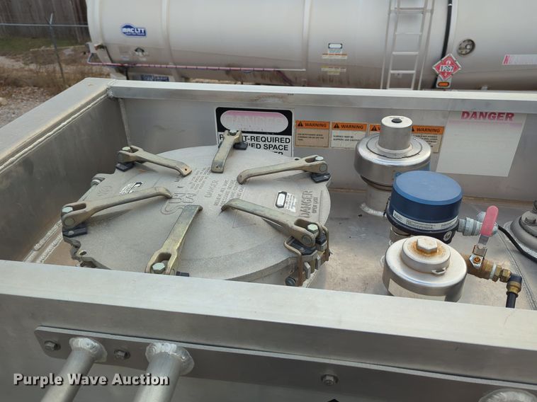 image for item NZ9301 2015 MAC LTT tank trailer