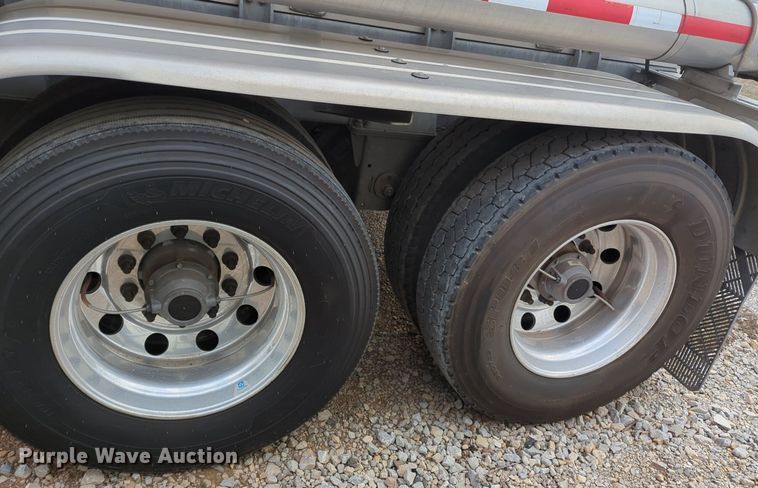 image for item NZ9301 2015 MAC LTT tank trailer