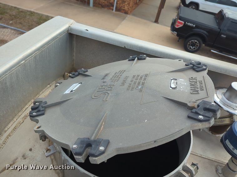 image for item NZ9302 2015 MAC LTT tank trailer