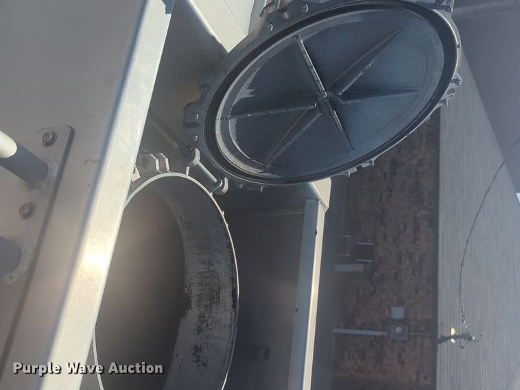 image for item NZ9302 2015 MAC LTT tank trailer