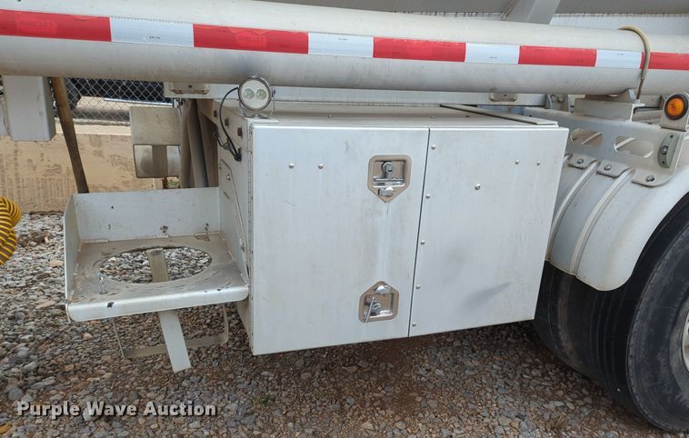 image for item NZ9302 2015 MAC LTT tank trailer