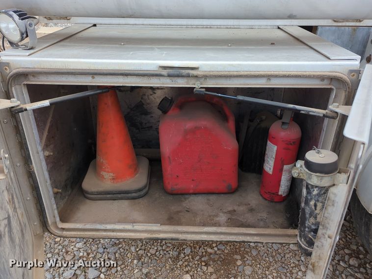 image for item NZ9302 2015 MAC LTT tank trailer