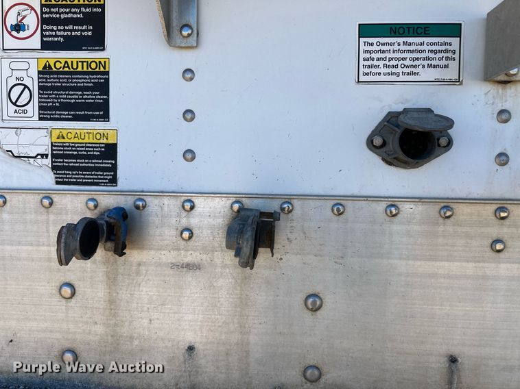 image for item OA9552 2007 Wilson DWH-500 grain trailer