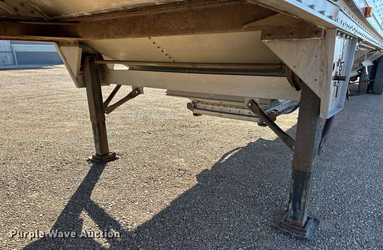 image for item OA9552 2007 Wilson DWH-500 grain trailer